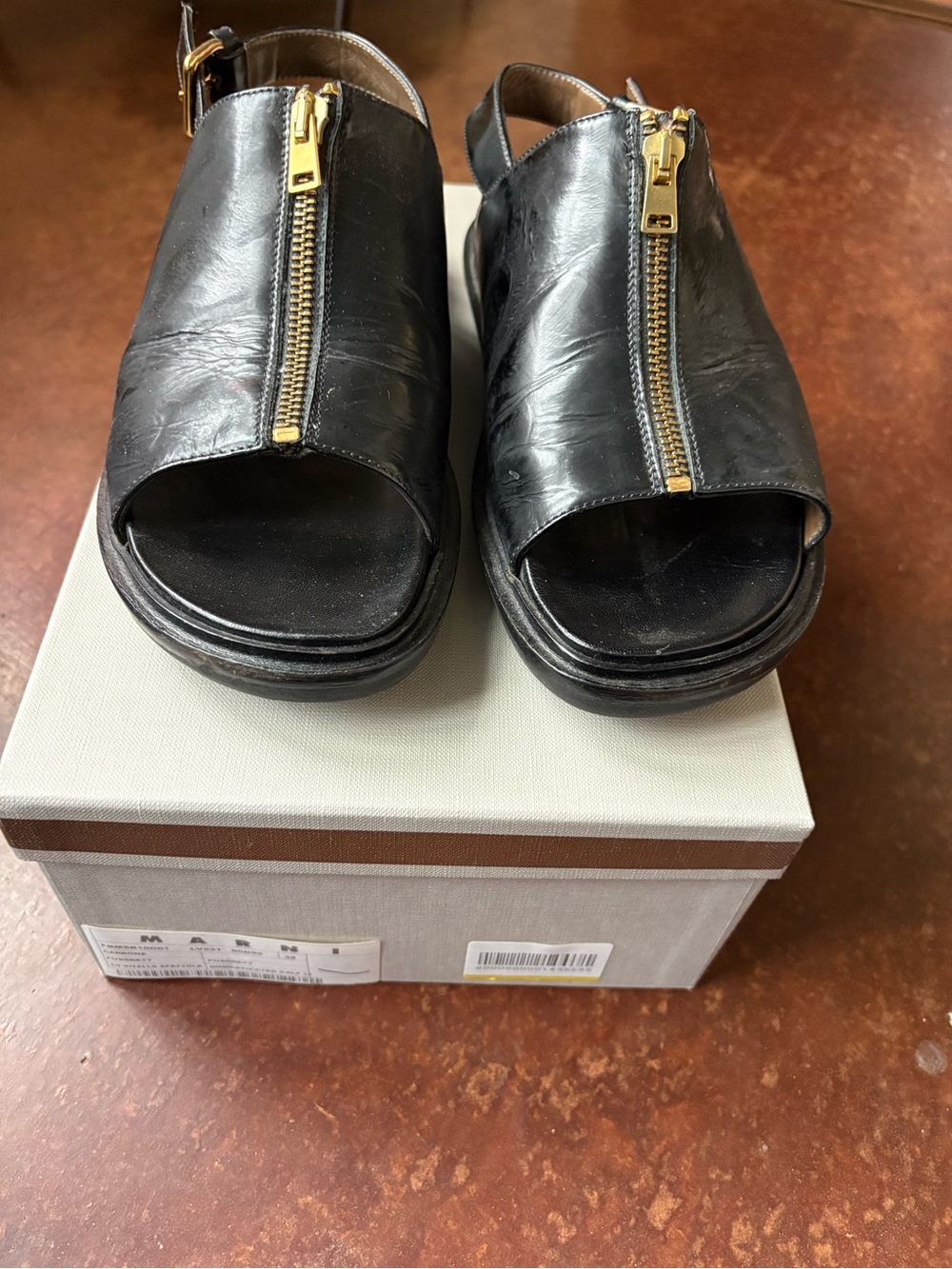 MARNI  Fussbett  Coler: Black
Size 38